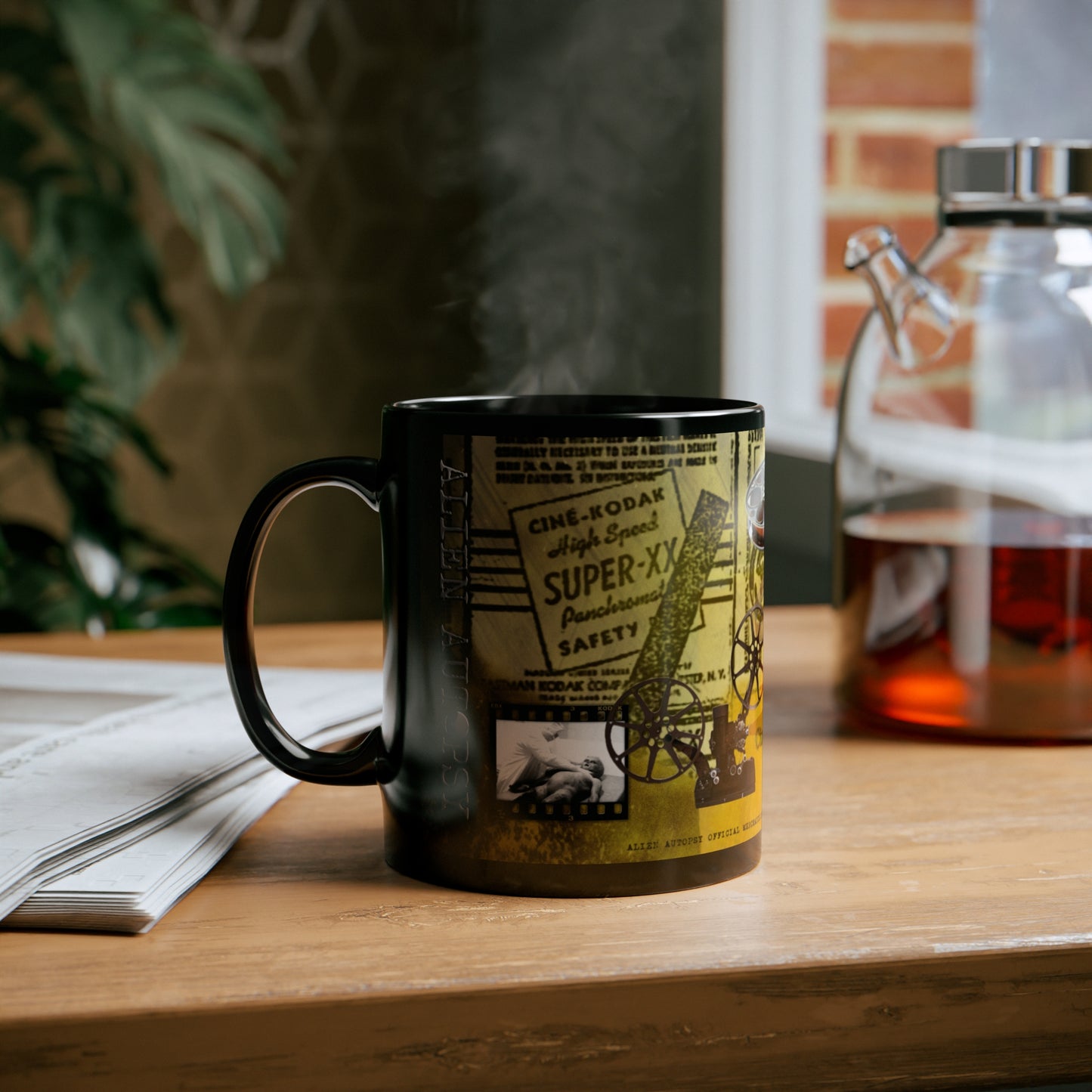 MUG: Alien Autopsy 1947 film Black Glossy Mug